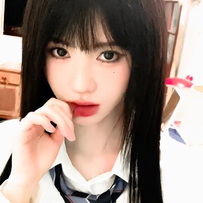 鞠婧祎