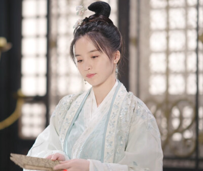 娘娘今日不上朝