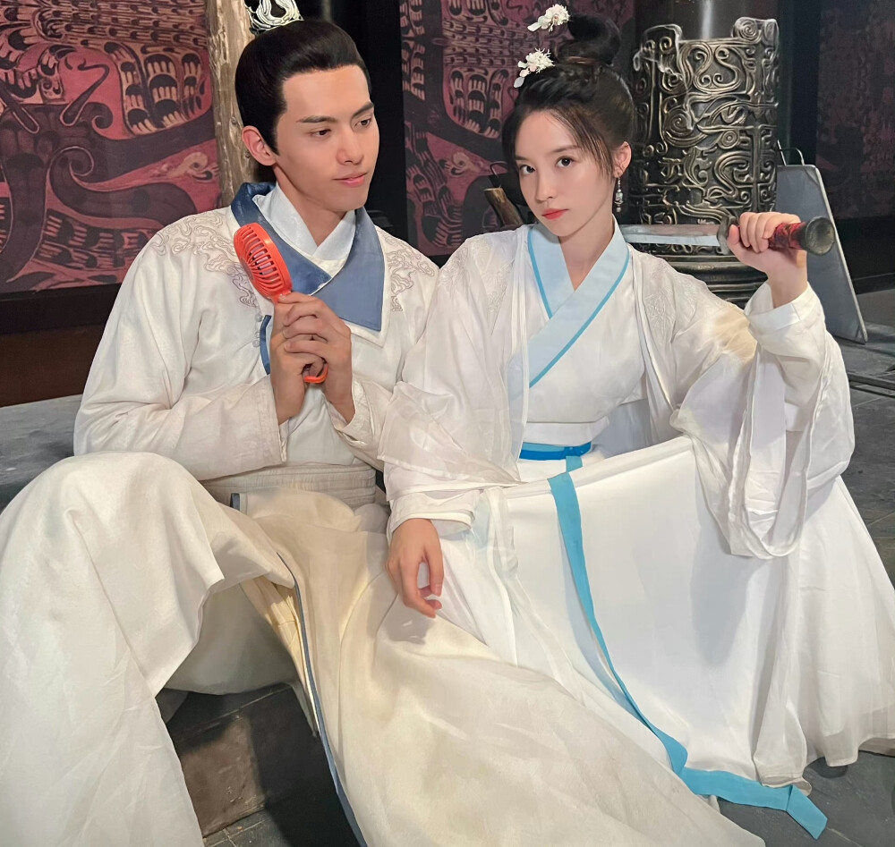 娘娘今日不上朝