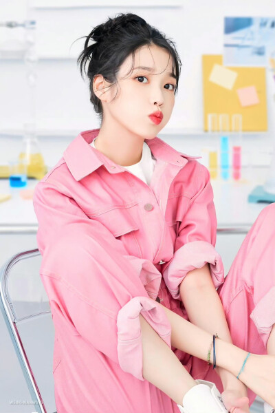 IU