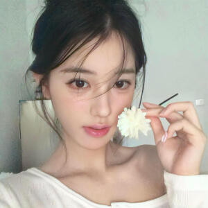 ＃生命力女生头像 ​​​＃Wechat氛围感女头＃夏日头像＃自由感＃自然系＃蝴蝶女孩头像＃艺术感头像＃胶片感头像＃复古＃棕色系