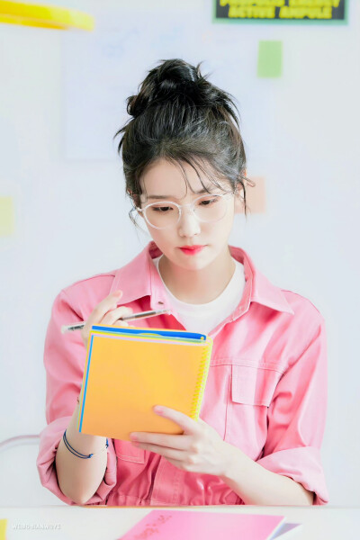 IU