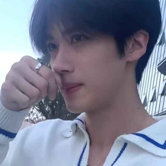 片段中有些散落