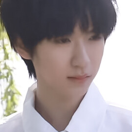 贺峻霖头像