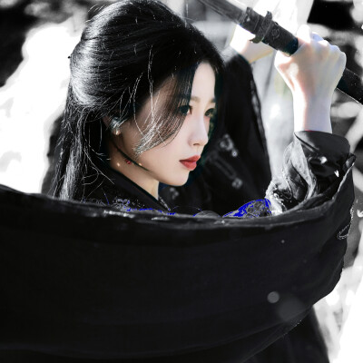 一句此生不换 招摇我百转千凡