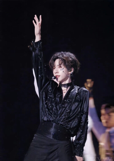 海口演唱会 抓到了一只贺峻霖