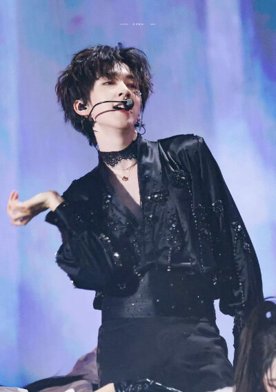 海口演唱会 抓到了一只贺峻霖