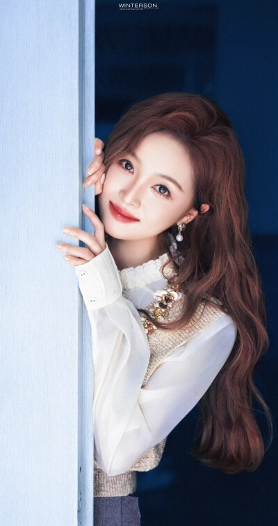 吴宣仪
cr.@·winterson·