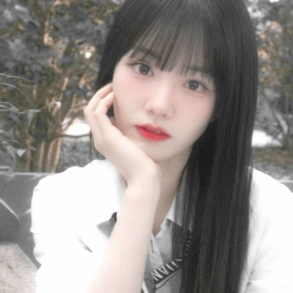 
你的眼是无尽春与朦胧雾