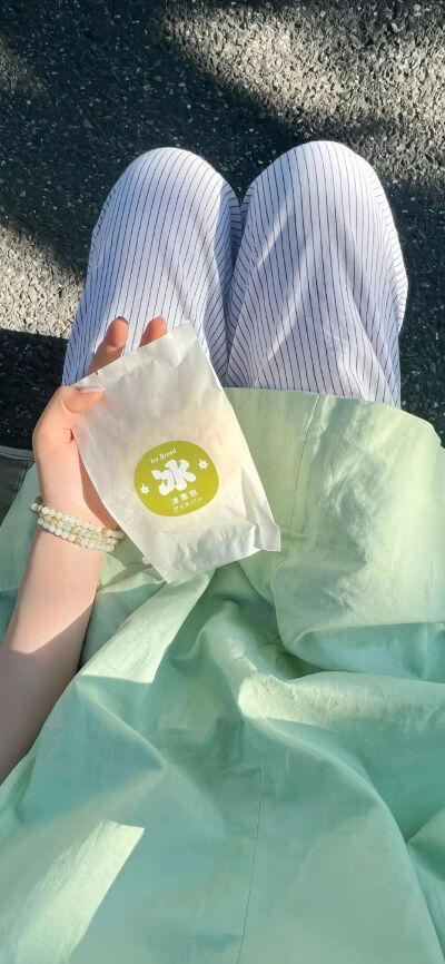 绿色清新锁屏壁纸