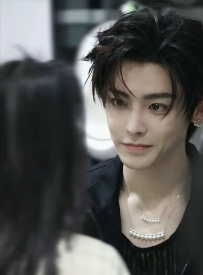侯明昊