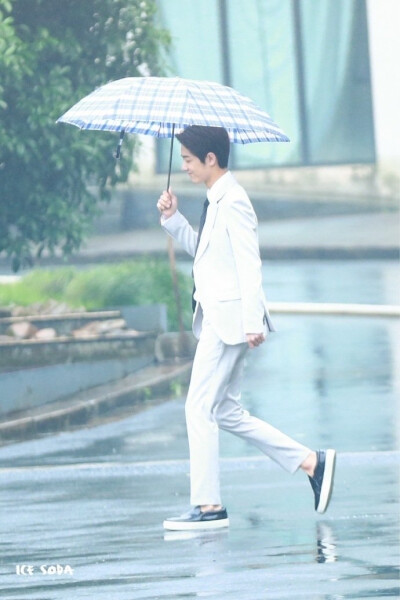 肖战
见水印