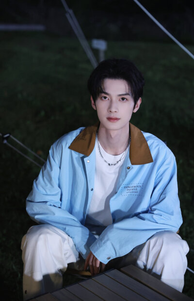 陈鹤一
