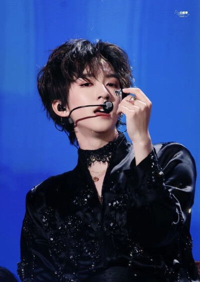 海口演唱会 抓到了一只贺峻霖