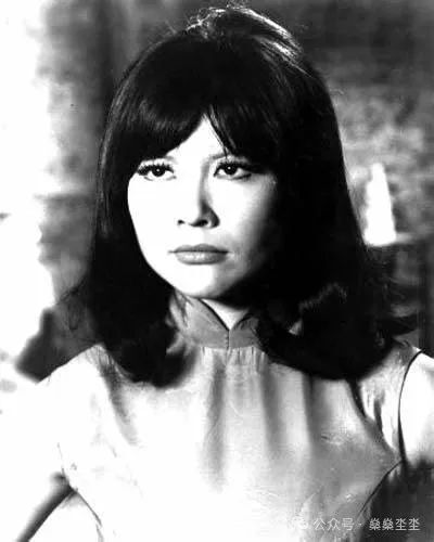 年轻时的周采芹