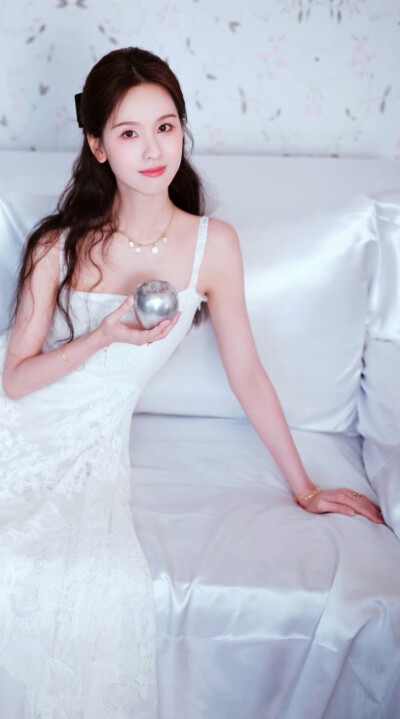 陈都灵