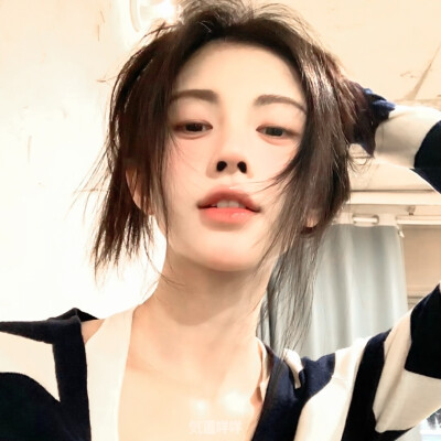 鞠婧祎