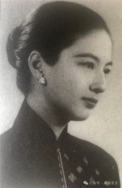 年轻时的裘丽琳