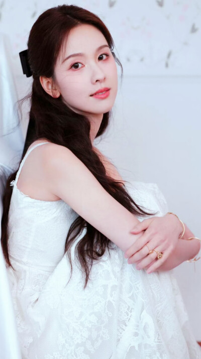 陈都灵