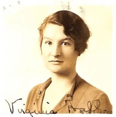 年轻的维吉尼亚·霍尔