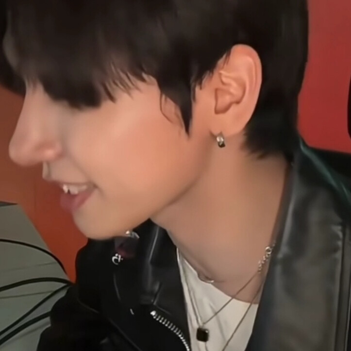 对的没错我又在给我蜜蜜截头像了