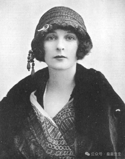 弗雷达·达德利·沃德