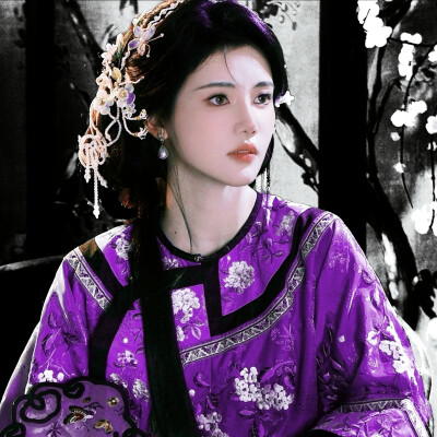 一九九七 春 ：她来自于宅院里的夜莺