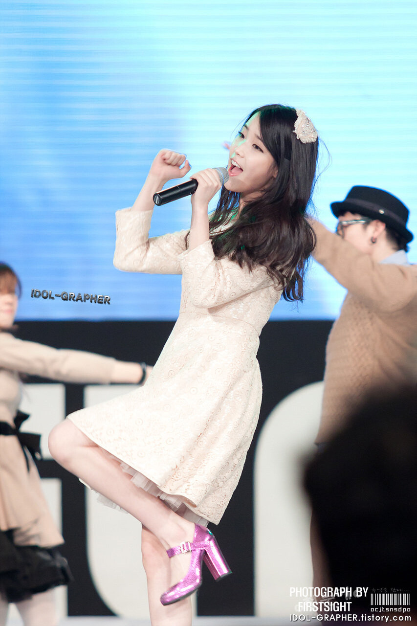 IU
