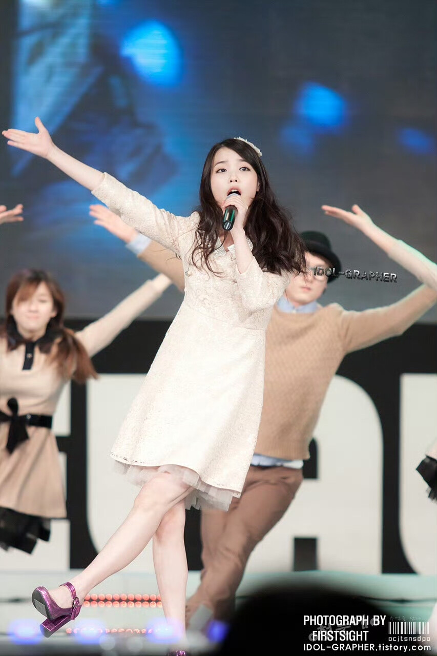 IU