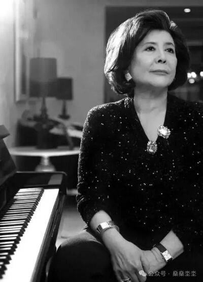 年轻时的周采芹