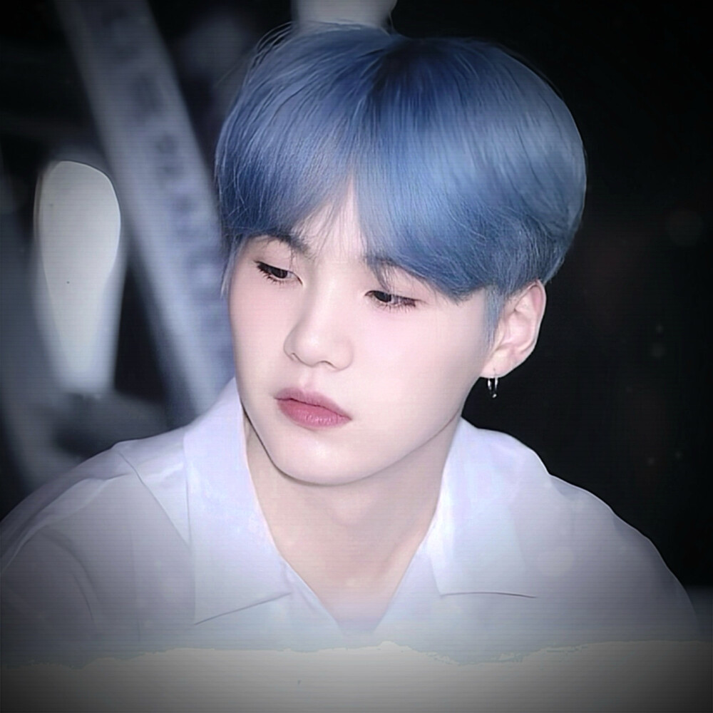 闵玧其
所以爱意摇摆的人最后也没有一起吹晚风 