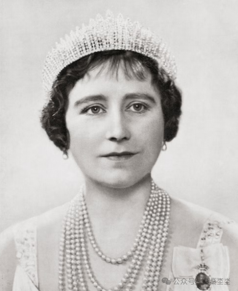 伊丽莎白·安格拉·玛格丽特·鲍斯-莱昂