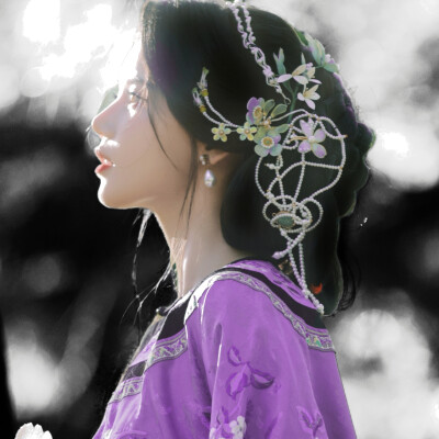 一九九七 春 ：她来自于宅院里的夜莺