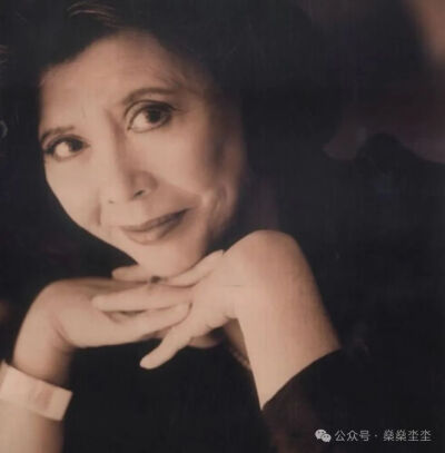 年轻时的周采芹