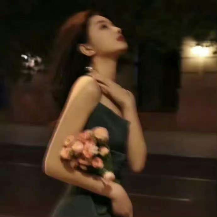看到一段很心酸的话：“一个疯狂攒钱的男人背后一定有一个他深爱的女人，而一个疯狂攒钱的女人背后往往是无人可依靠” 
