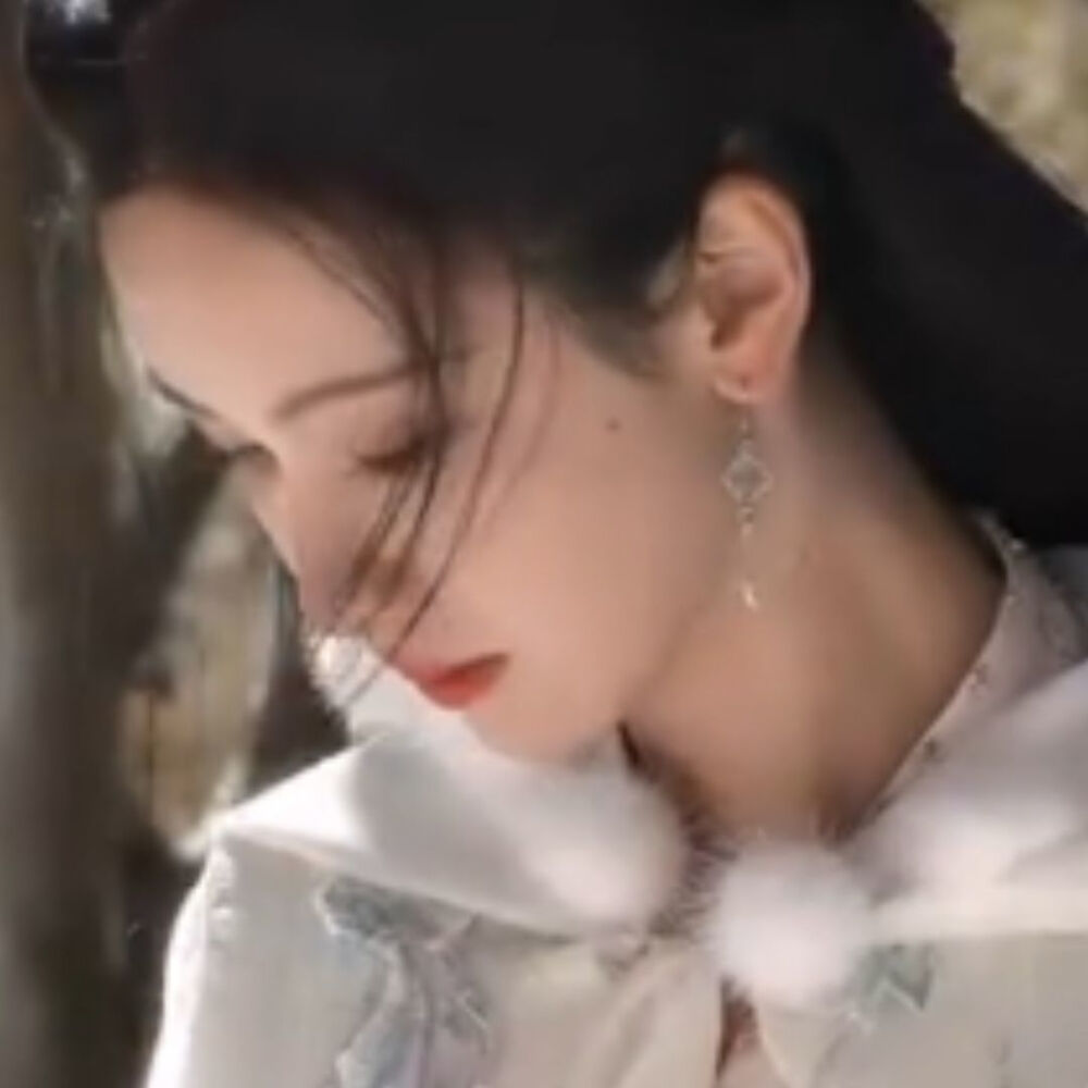 流水却无心恋落花情意