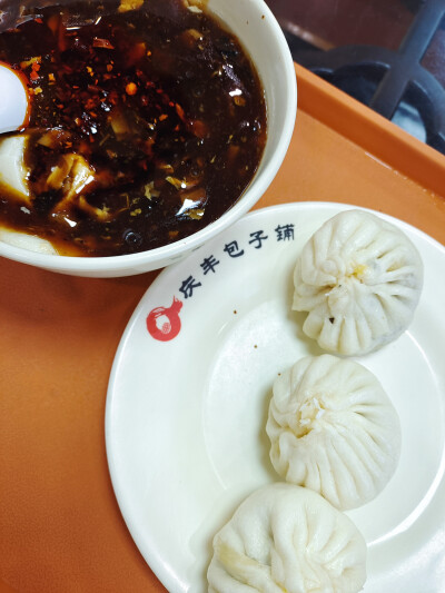 吃吃喝喝