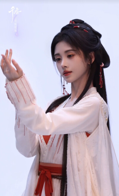 鞠婧祎
