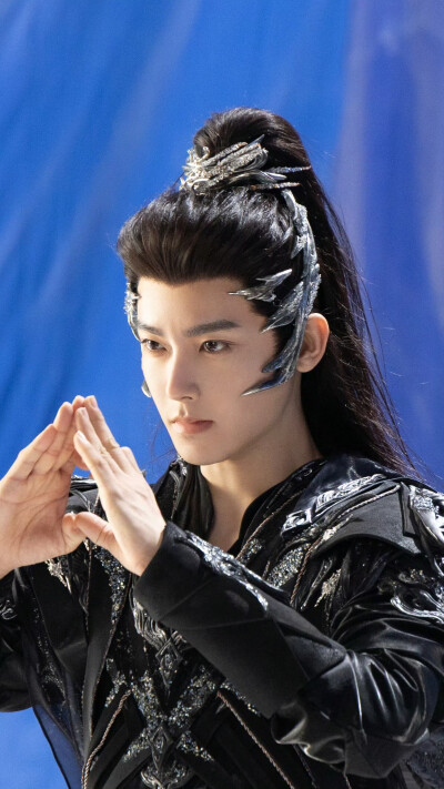 入青云 纪伯宰 侯明昊