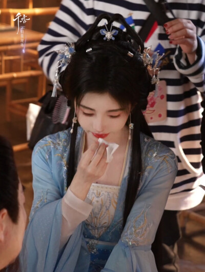 鞠婧祎