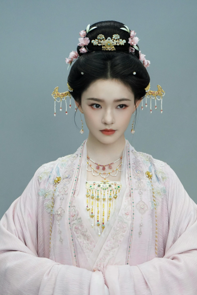 林允