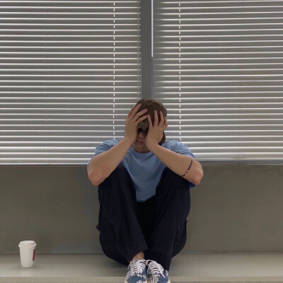 男生头像
凌晨4点给你打电话