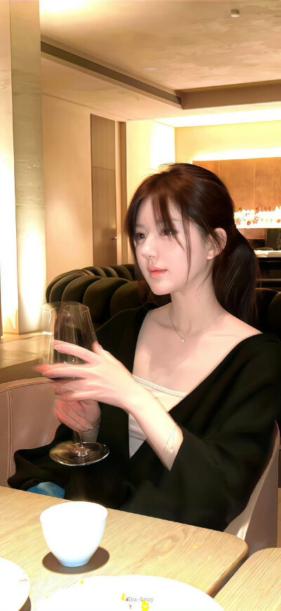 赵露思-背景图.