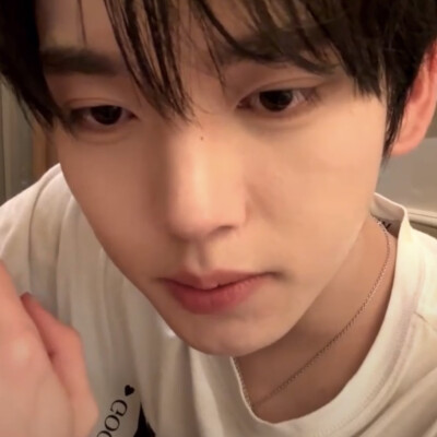 正在看着你目不转睛
