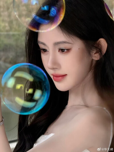 鞠婧祎