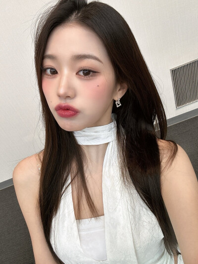 张元英