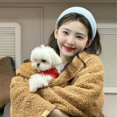 BY爱喝可乐的古娜小姐 中国 章若楠