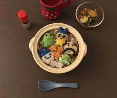 世界是喧嚣的彩