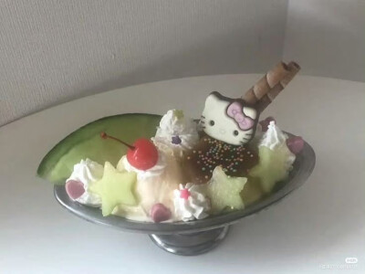 世界是喧嚣的彩