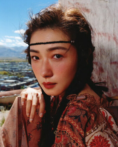 万茜